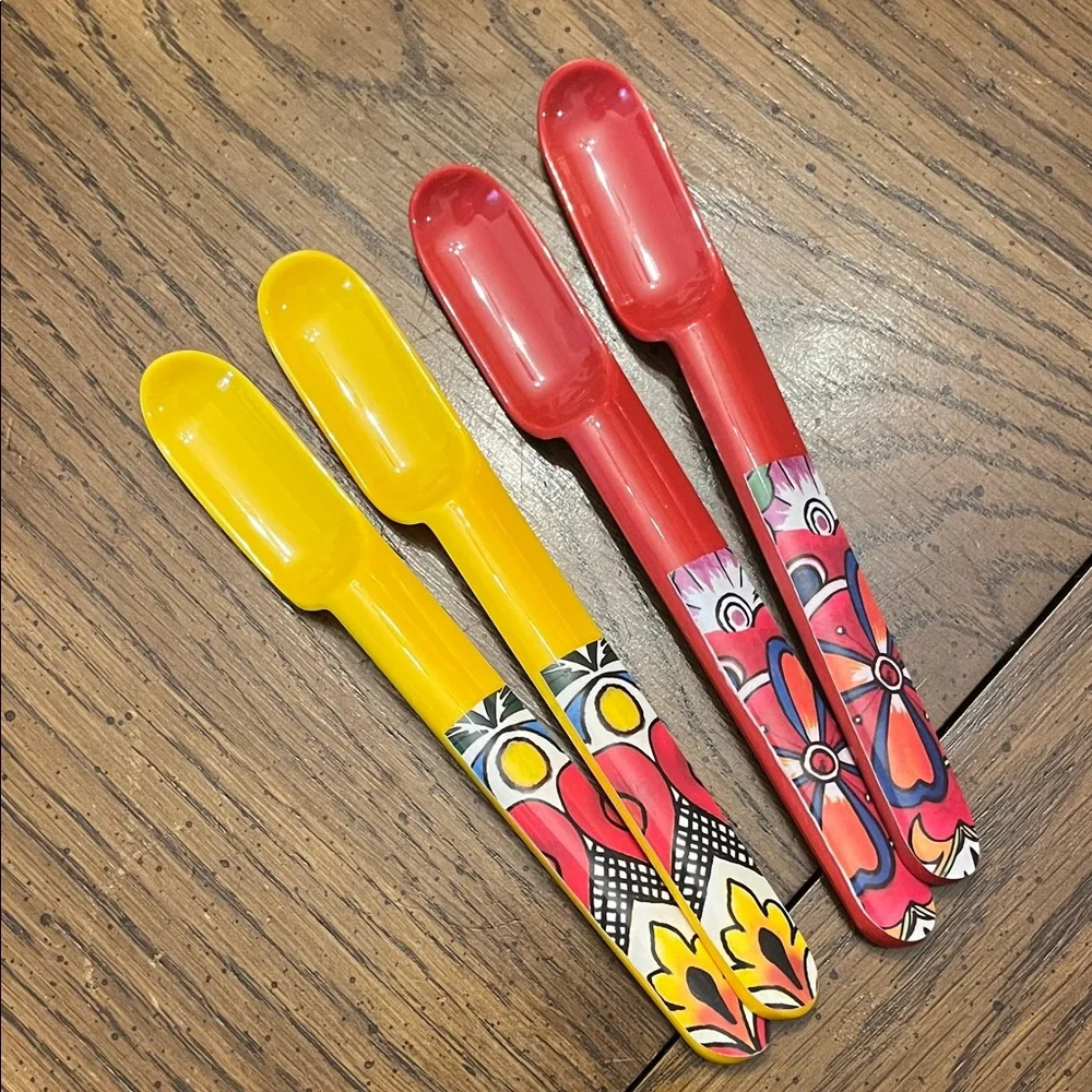 Prepara 9-piece taco serving set with a‎ vibrant Mexican Talavera print design